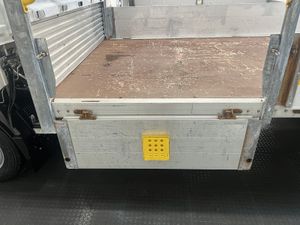 VB - 2023 Isuzu Grafter Dropside Van - Image 4