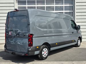 Master Red Edition L3H2 170BHP Manual Urban Grey - Image 3