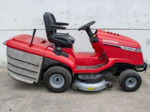 Used 2022 Honda HF2417 Lawnmower - Image 4