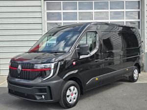 Master Red Edition L3H2 170BHP Manual Black - Image 2