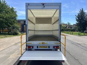 VB - 2023 Peugeot Boxer Luton Box Van - Image 2