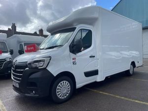 VB - 2021 Renault Master Luton Low Loader Van - Image 4