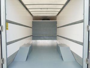VB - 2021 Renault Master Luton Box Van - Image 3