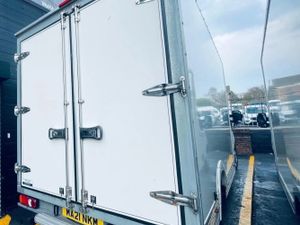 VB - 2023 Renault Master Luton Low Loader Van - Image 3