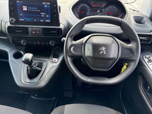 Peugeot Partner PARTNER ACTIVE PLUS1.5 BLUE HD - Image 4