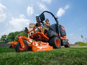 Kubota FC4-441 Outfront Lawnmower - Image 4