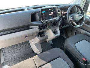 Volkswagen Crafter Trendline MWB 140HP Auto (Price - Image 2