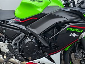 2022 Kawasaki Ninja 650 - Image 4