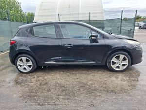 2014 Renault clio  Dynamic  1.2 Petrol - Image 3