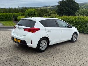 2015 Toyota Auris 1.4 D-4D TERRA VAN NO-VAT!! - Image 4