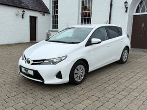 2015 Toyota Auris 1.4 D-4D TERRA VAN NO-VAT!! - Image 3