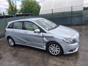 142 Mercedes B-Class AUTOMATIC - Image 3