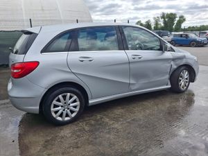 142 Mercedes B-Class AUTOMATIC - Image 3