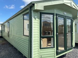 THIS WILLERBY WINCHESTER 2 BED IS A REAL HOT GUN - Image 3