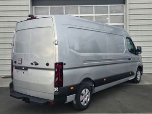 Master Red Edition L3H2 170BHP Manual Silver - Image 3