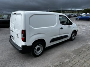 2022 Peugeot Partner ACTIVE PLUS 1.5 BLUE HDI - Image 4