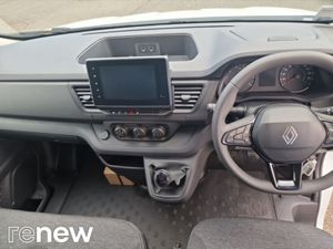 Renault Trafic LL30 130 Start Retail Pack 2 x Slid - Image 2