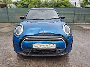222 Mini Hatch  1.5 Petrol - Image 4