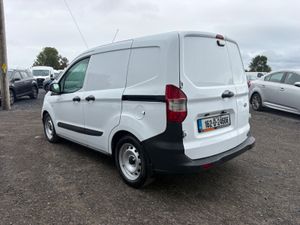 Ford Transit Courier - Image 4