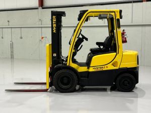 2009 HYSTER 2.5 TON FORK-LIFT - Image 4
