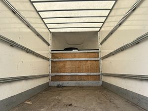 VB - 2020 Volkswagen Crafter Luton Box Van - Image 2