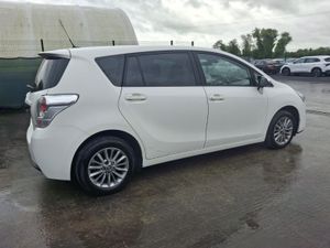 162 Toyota Verso 7 Seater  D4D Very Light Damage - Image 3