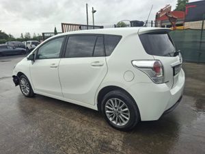 162 Toyota Verso 7 Seater  D4D Very Light Damage - Image 4