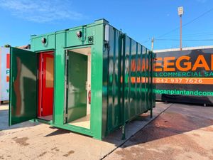 16ft Male & Female Toilet Block + Shower.... 3694 - Image 3