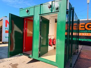 16ft Male & Female Toilet Block + Shower.... 3694 - Image 4