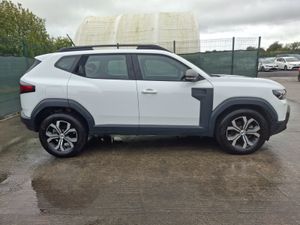 251 Dacia Duster Hybrid  8km Automatic - Image 2
