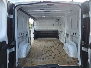 Nissan NV300 LWB 120 XE 1300 MY20 4DR - Image 4