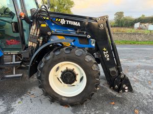 2009 New Holland T5060 - Image 2