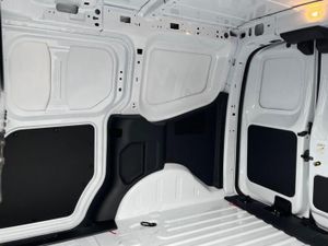 Ford Transit Courier E- 100kW 46kWh Trend  Auto - Image 4