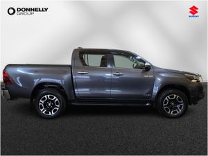 Toyota Hilux Invincible D/Cab Pick Up 2.8 D-4D Aut - Image 3