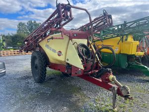 Hardi 4,000  litre sprayer - Image 3