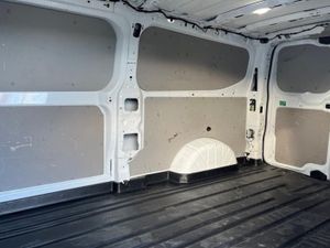 Ford Transit Custom 300 L2  FWD 2.0 EcoBlue 136ps - Image 4