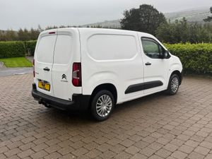2021 Citroen Berlingo 1.5 LX NO VAT! - Image 4