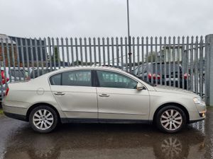 2010 VOLKSWAGEN PASSAT *READ AD* €890 - Image 4