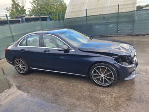 152 Mercedes C-Class  Bluetec sport  220C - Image 4