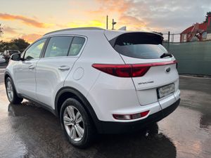 171 Kia Sportage Platinum Very Light Damage - Image 4