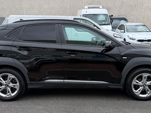 2021 Hyundai KONA Executive Commercial - Image 3