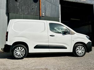 Peugeot Partner 2022 high spec immaculate - Image 3