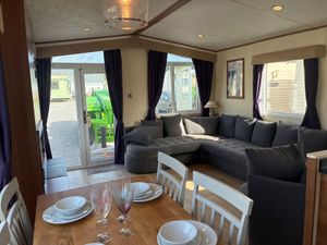 HOLY MOLY LOOK AT THIS ABI ST DAVID 38X2 BED - Image 4