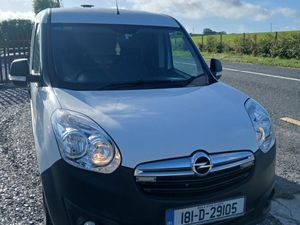 Mint condition Opel Combo 2018 diesel - Image 2