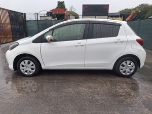 142 Toyota Vitz  1.0 Petrol  Automatic - Image 4