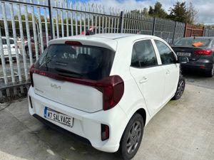 25 Picanto 1.0 Petrol 9km Starting - Image 3