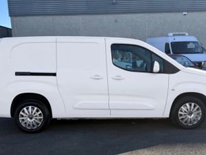 232 Citroen Berlingo LWB High Spec - Image 3