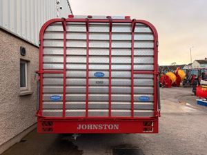 2022 Johnston 28ft Tractor Drawn Cattle Trailer - Image 2