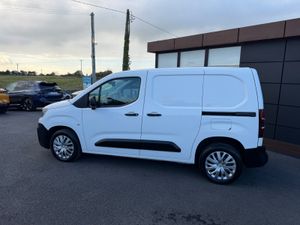 Partner Van - Immaculate condition - rear cameras - Image 4