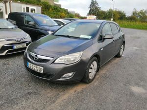 Opel Astra 2012 - Image 2